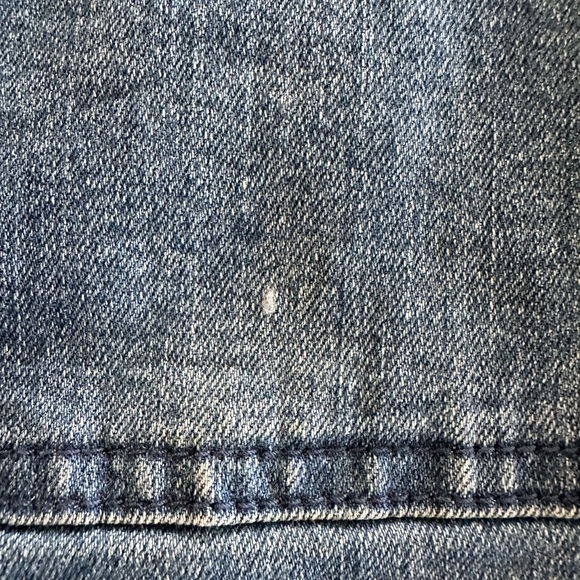 Sweet Wanderer Form Fitting Button Front Frayed Jean Skirt Size Medium. - Picture 11 of 11